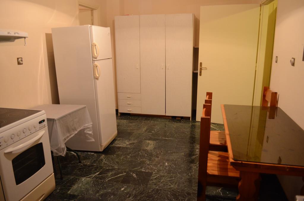 Kineta Apartments Екстериор снимка
