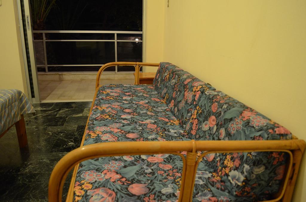 Kineta Apartments Екстериор снимка